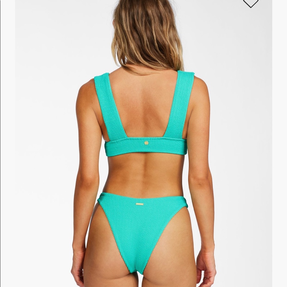 🆕NWT Billabong Summer High Plunge Bikini Top - Picture 3 of 6